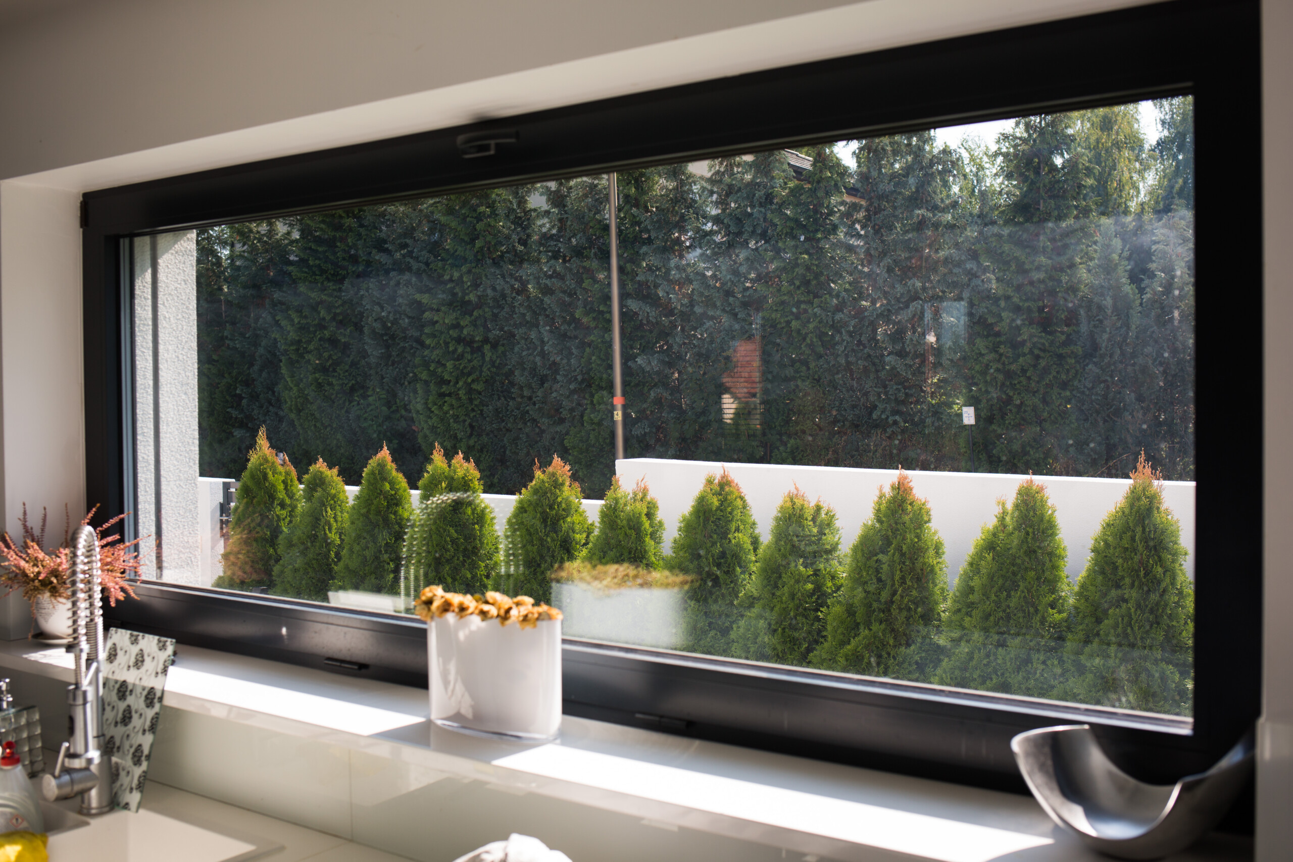 The ideal kitchen window – combining functionality and aesthetics
