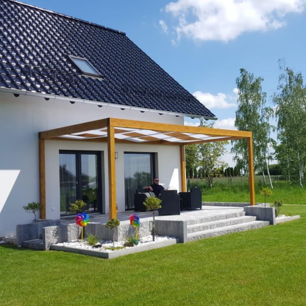 Pergola tkaninowa w kolorze drewna