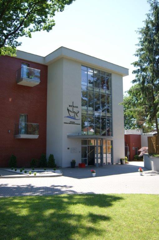 Montaż fasad aluminiowych Filplast w Ośrodku Rybak w Głębinowie pod Nysą